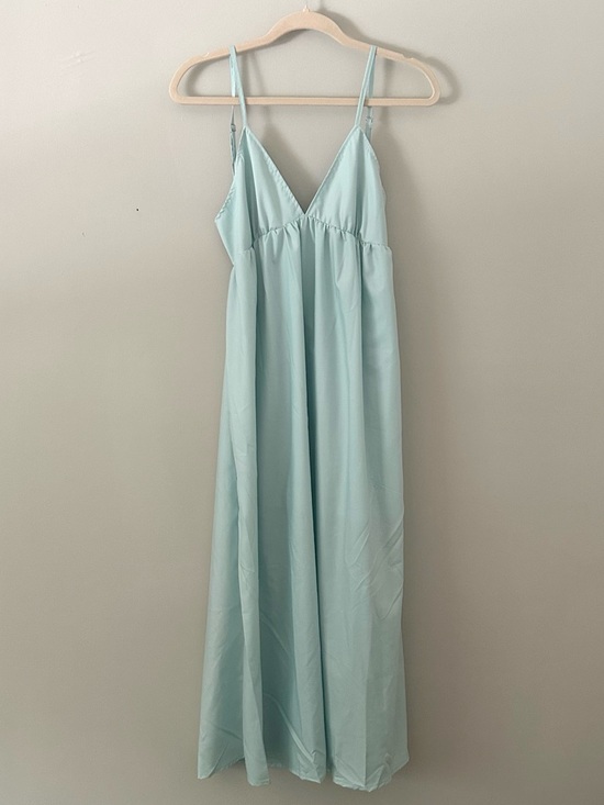 SHEIN Dresses & Skirts - Mint Green Maxi Dress w/ Built-In Slip Size M